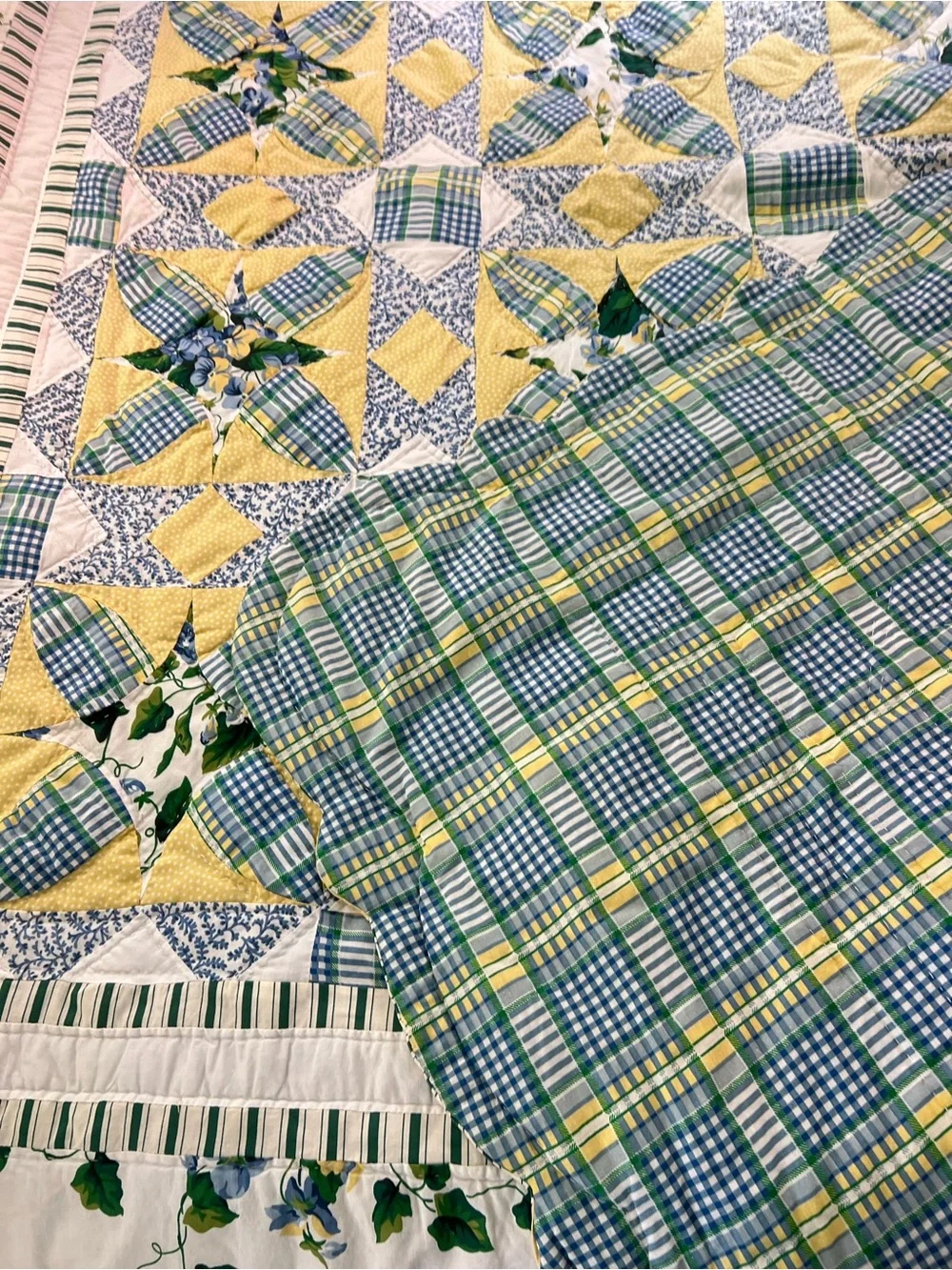 Vtg Plaid Ivy Ditsy Floral Quilt Hand Quilted 82x66” Cotton